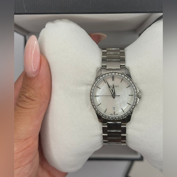 Gucci Mother of Pearl Diamond Watch - Picture 3 of 11